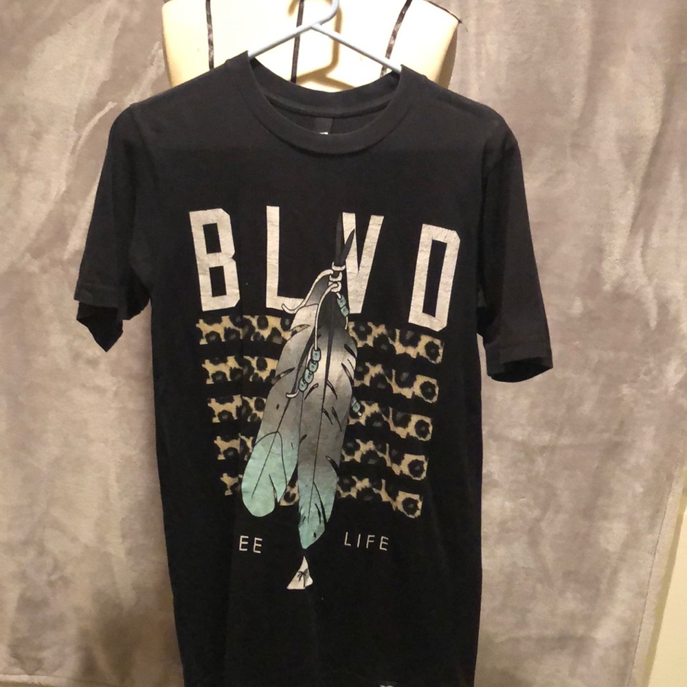 Black casual t-shirt